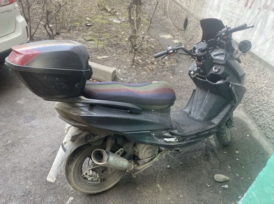 Продам Максискутер 150куб