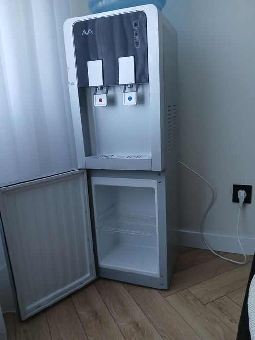 Диспансер для воды