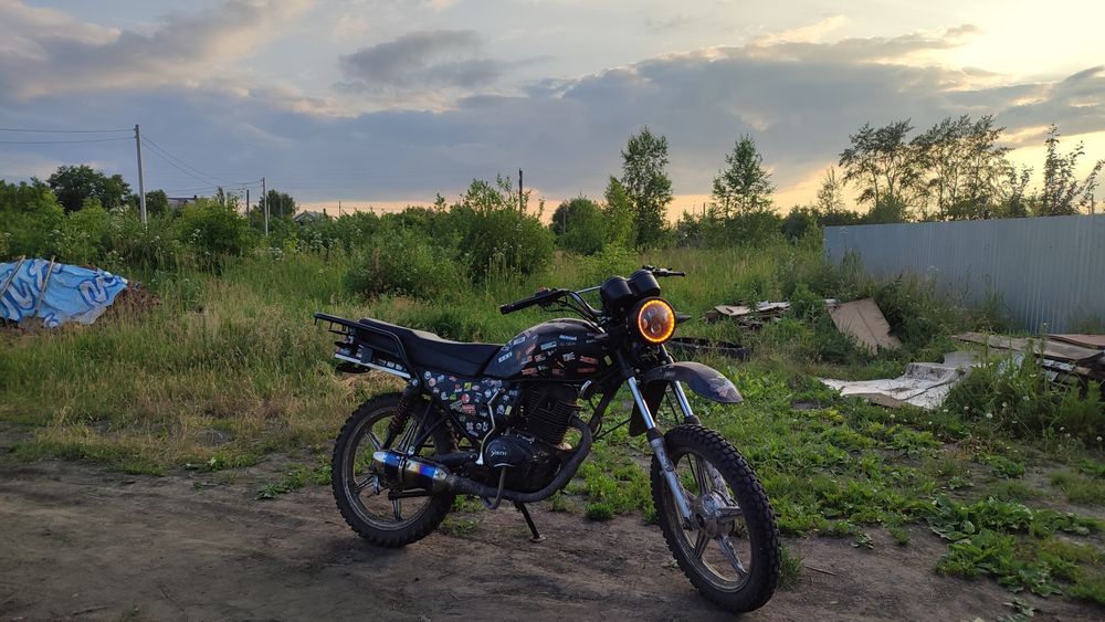 Продам мотоцикл 200 кубов на учёте