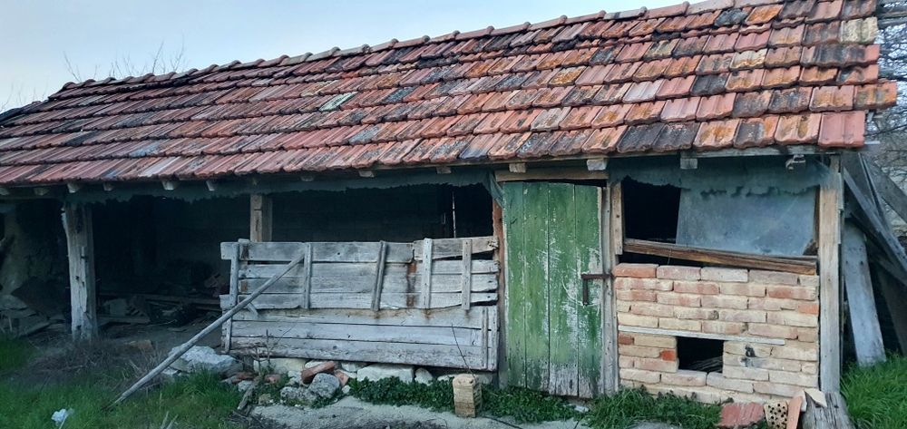 Къща в с Комарево общ Проводия