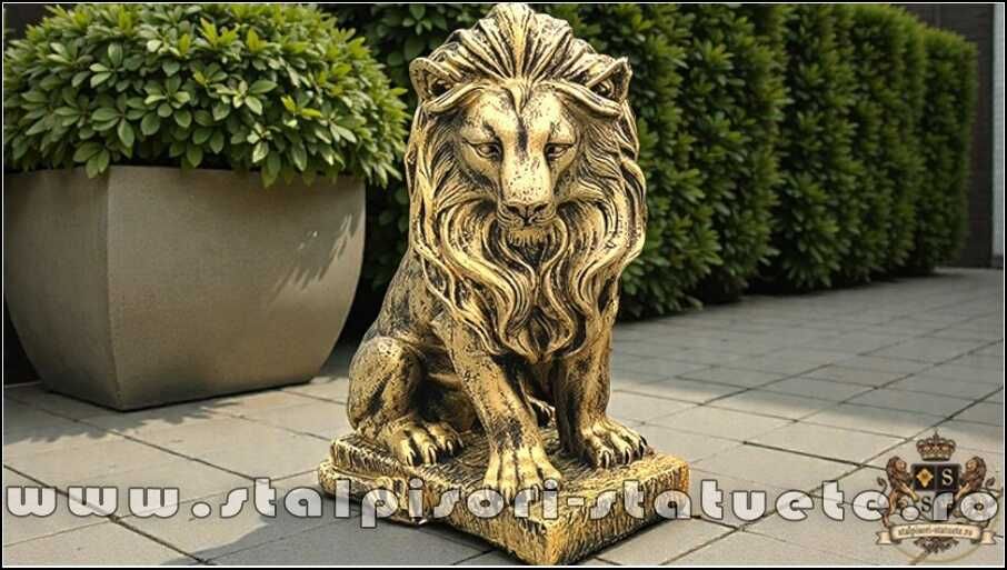 Statuetă leu în șezut, auriu patinat, model S46.