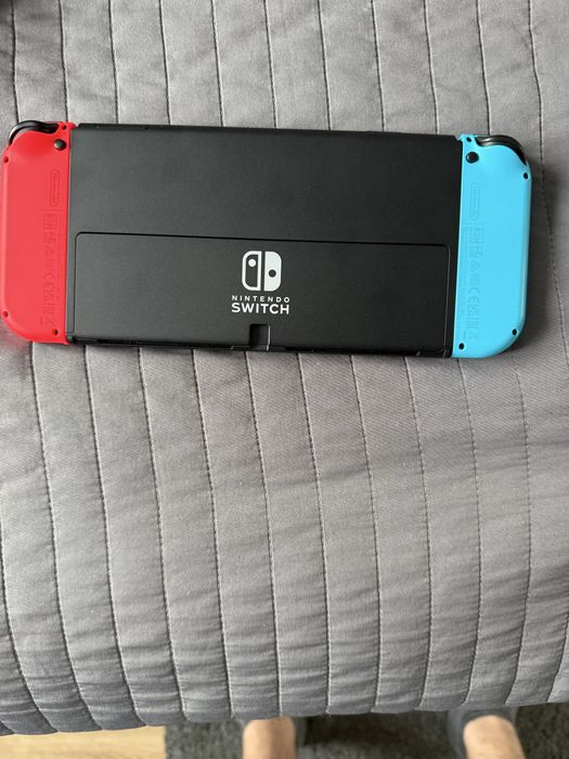 Nintendo Switch OLED 64GB + 4 игри + 128GB SD карта + калъф