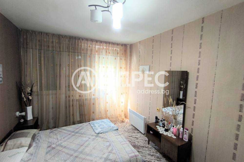 Продава се Тристаен апартамент в Разград, Център - 80 кв.м за 1563 €/кв.м - Снимка #3