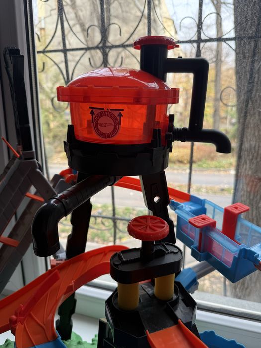 Трек Hot Wheels, б/у в отличном состоянии