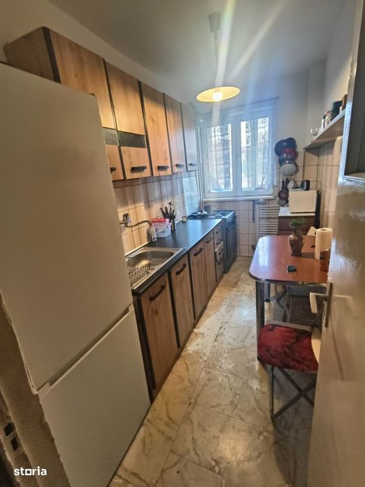 Apartament 3 camere pretabil investitie zona Victoriei liceul Tonitza — fotografia 3