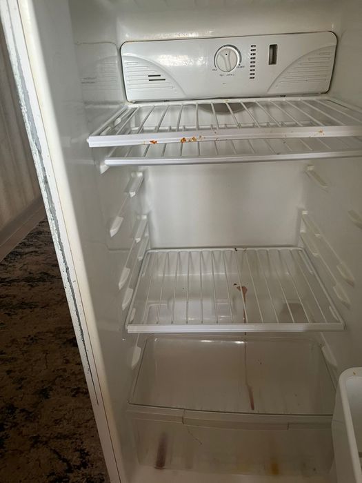 Холодильник Состояние нормальное