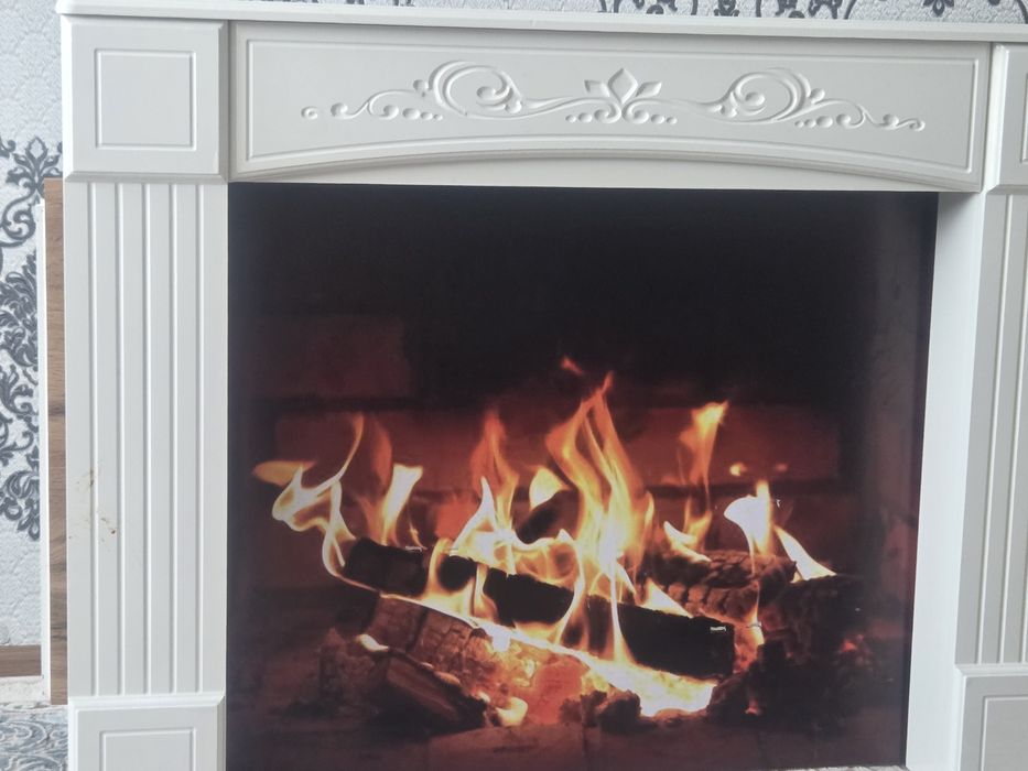 Стол для гостинной