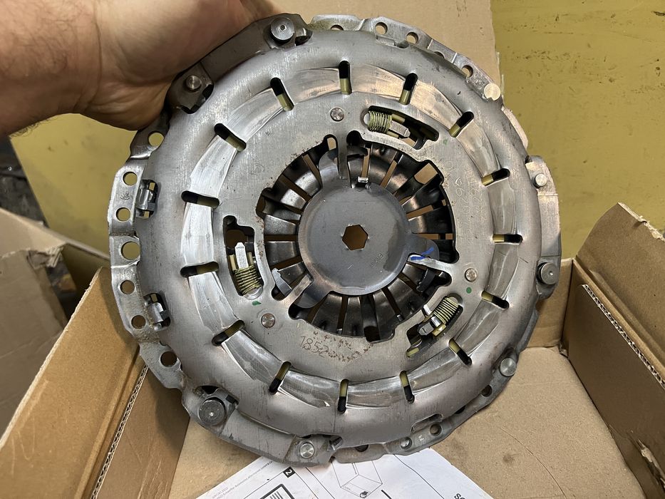 Нов съединител комплект за Bmw E46 330d-184кс/320d-150кс и 330XD 184кс