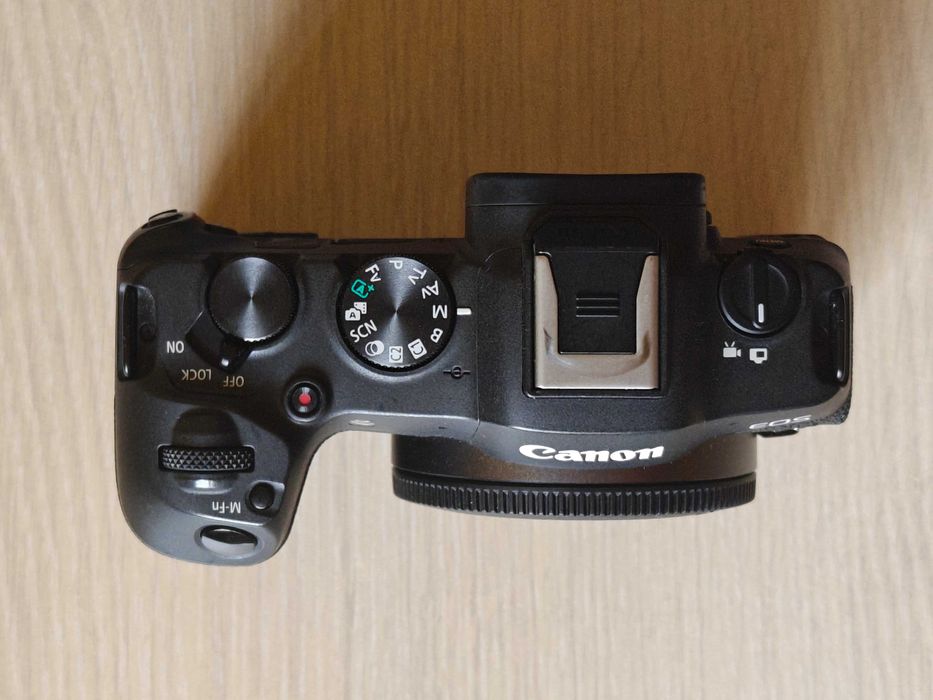 Canon EOS R8 Body + 3 baterii