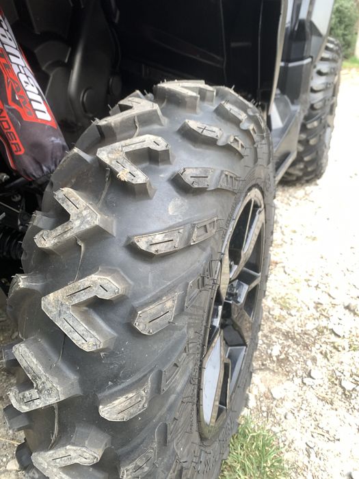 ATV Can am outlander max  650 cc  2019