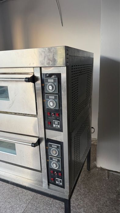 Продается двухъярусная пекарская печь.