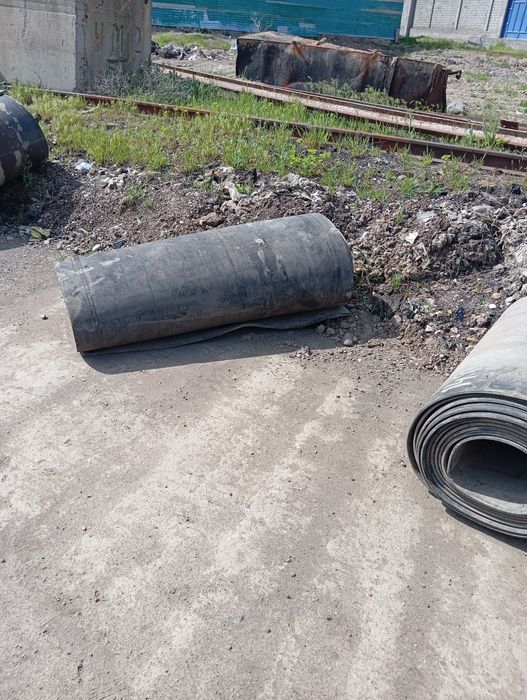 Рабочий транспартоный лента сотилади