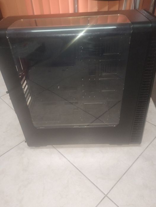 Carcase PC Thermaltake View 28 RGB, Deepcool Tesseract, SilentiumPC