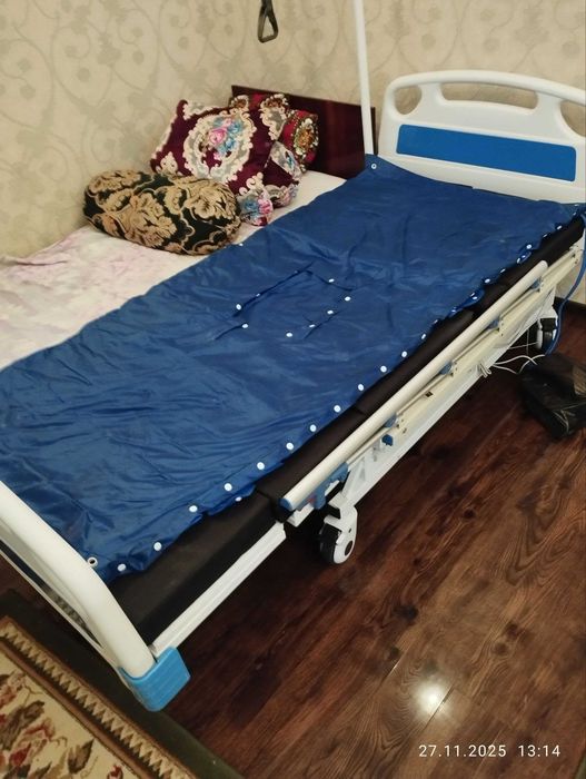 Медицинская кровать многофункциональная (электрическая ) плюс матрас