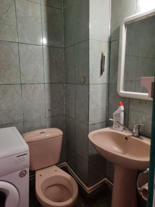 Închiriez garsoniera