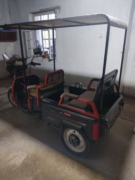 Скутер муравей янги