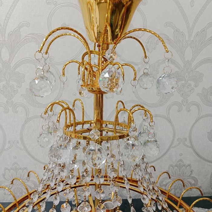 Люстра новая  хрустальная