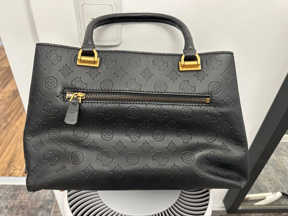 Дамска чанта Guess