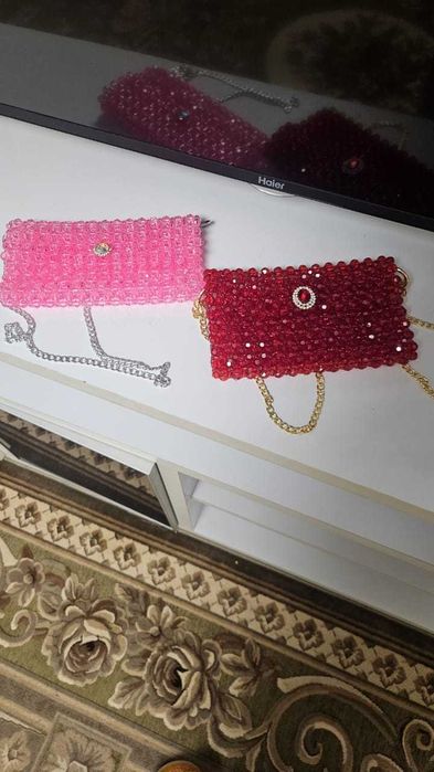 Сумочки-клатчи из бусин ручной работы