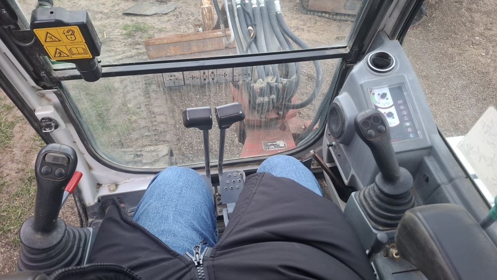 Miniexcavator TAKEUCHI TB235, 3,6T, 1100 ORE, 2019