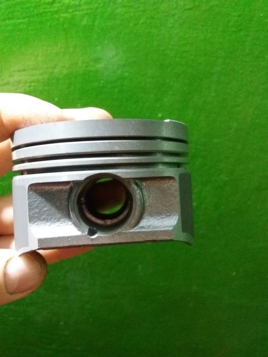 Поршня Двс  АВК на четыре цылиндра 2литра