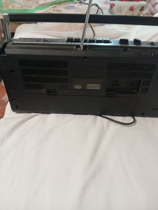 Radio caset HITACHl trk 6830