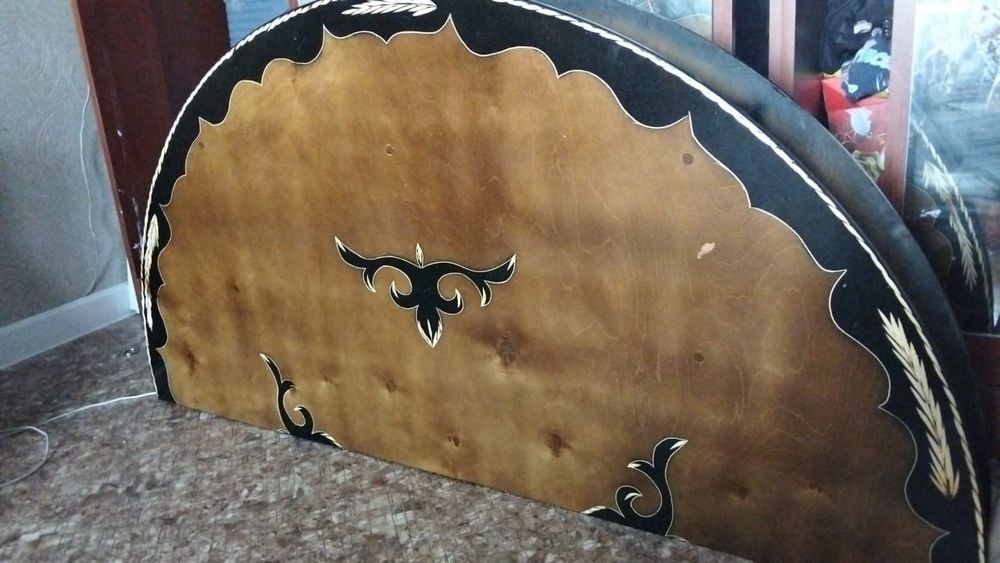 Продам стол новый, 70х70