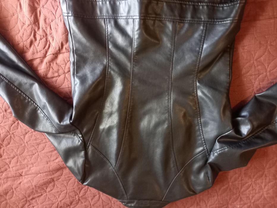 Дамско кожено яке