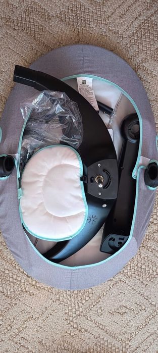 Продавам бебешка музикална люлка