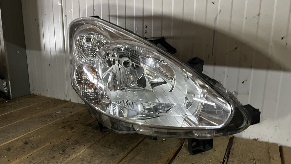 Десен фар Peugeot Partner 3 2013-