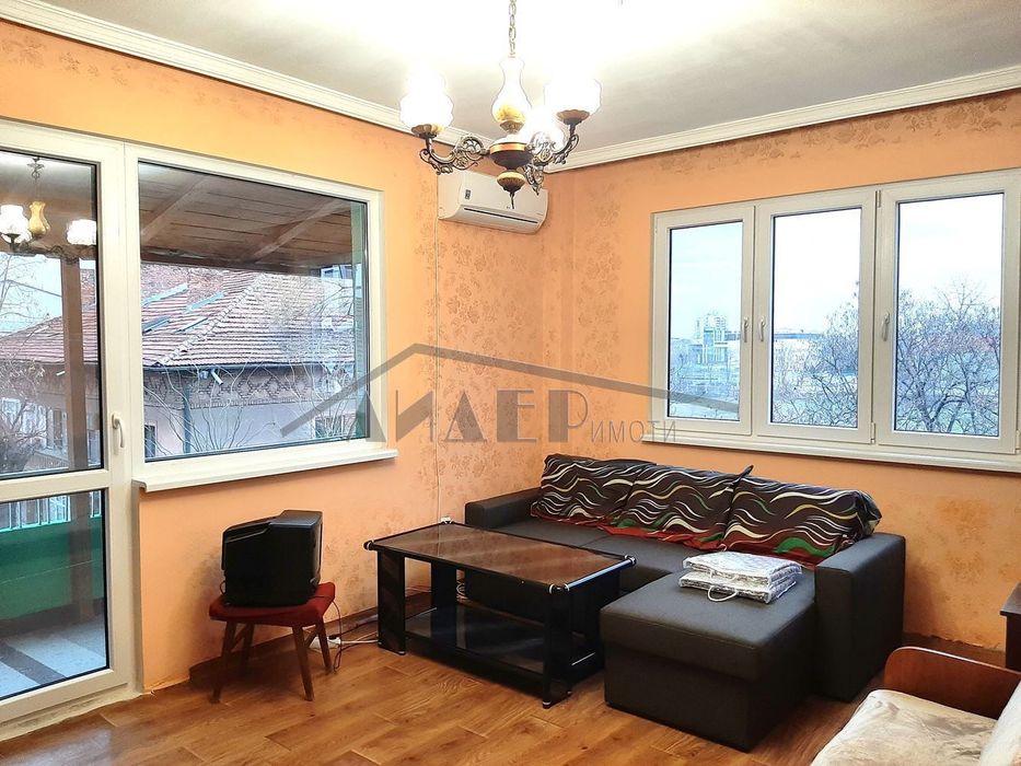 Дава се под наем Тристаен апартамент в Пловдив, Център - 80 кв.м за 346.8 € - Снимка #1