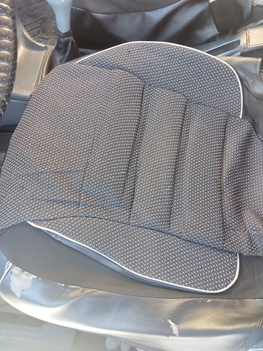 Продам чехлы комплект для ваз 2114