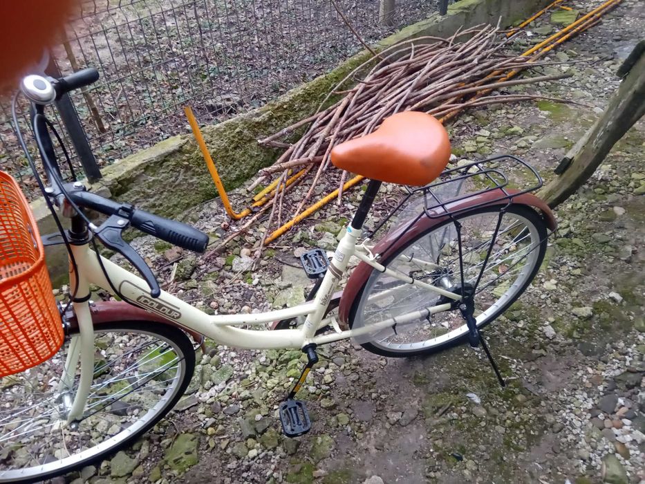 Vând bicicleta dama aproape noua