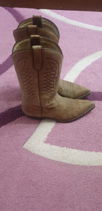 Продам кожаные казачки