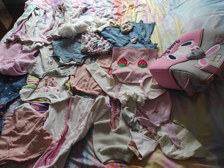 Продаются  детские вещи