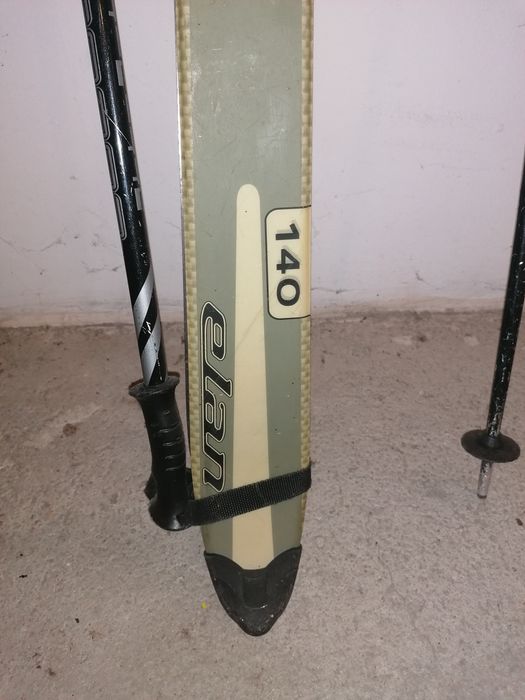 Ски-използвани в много добро състояние