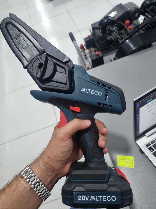 Аккумуляторная цепная мини-пила ALTECO CCMS 20-10 Li. Год гарантии