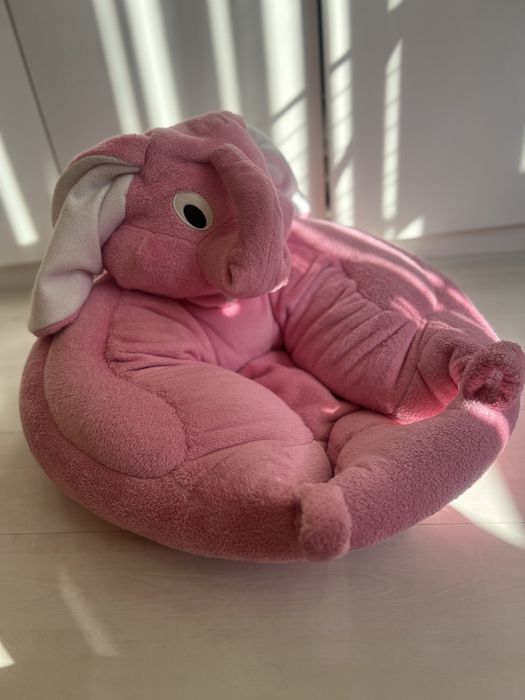 Слон пуф за стоене в седнало положение на бебе
