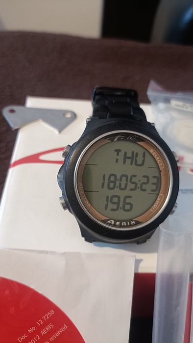 Ceas scufundări AERIS f10