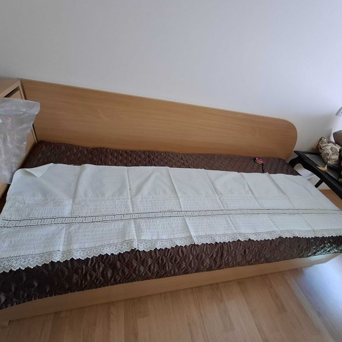 Подарявам дантела на една кука от едно време