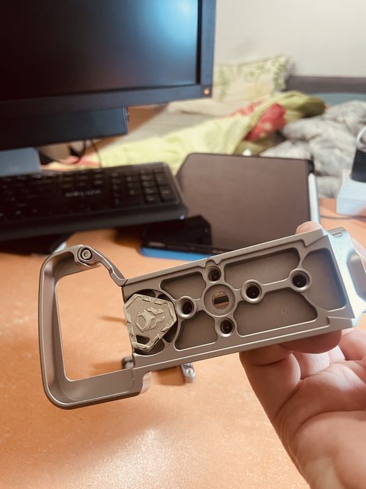 Клетка на Sony a7m4 итд