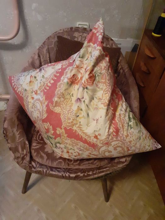 Продам подушку пухо-перовую