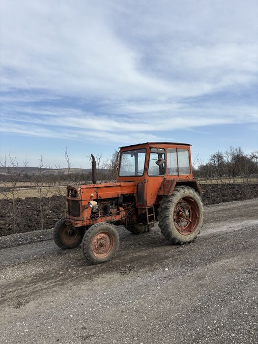 Tractor u 650 cu manobloc si frana de mana
