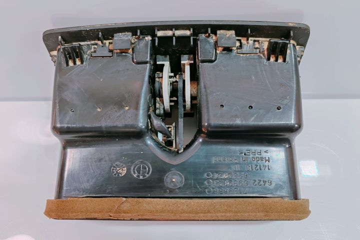 Grila aerisire / ventilatie 64226932023 BMW Seria 3 E90/E91/E92/E93 (