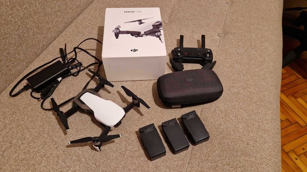Drona DJI Mavic Air, filmare 4K 30p + 5 baterii