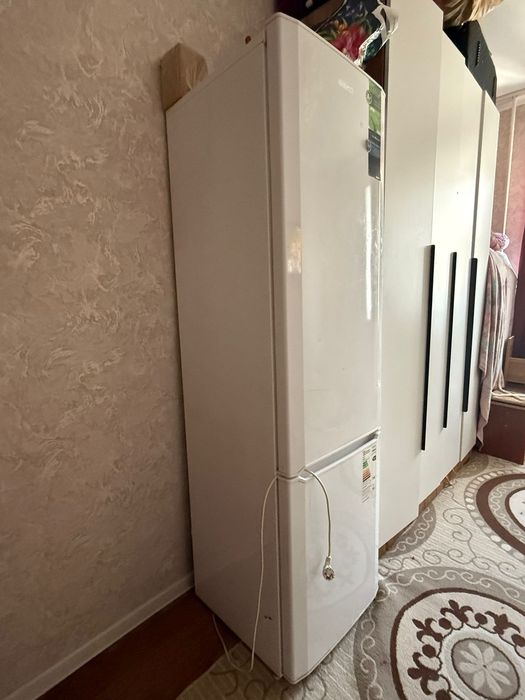 Продам холодильник