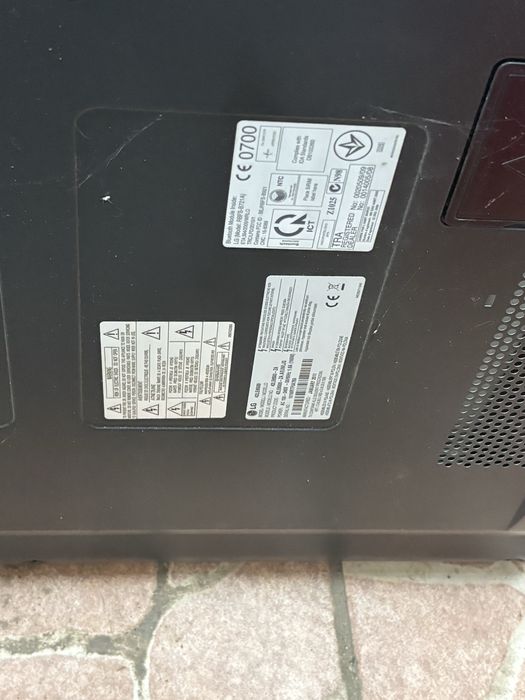 Televizor LG 42LE8500 defect