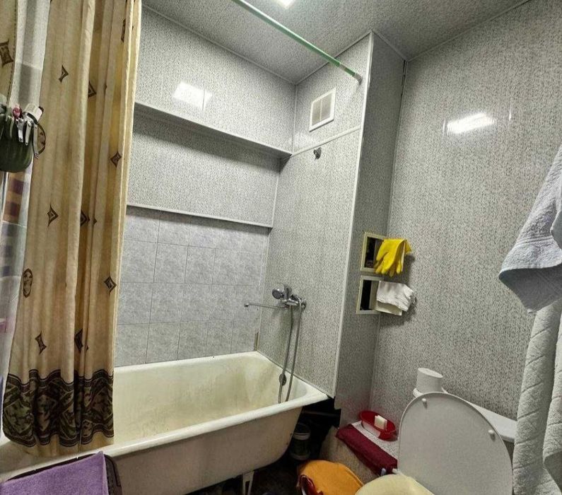 Продаётся 2 комнатная квартира! максим горький, БИЙ, метро.