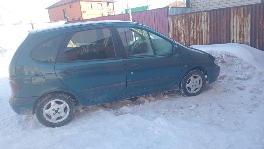 Машина сатам Рено сценик