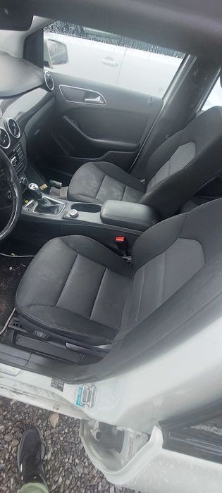 Mercedes-Benz B 180 B180CDI, Мерцедес Б180 на части!
Януари 2014